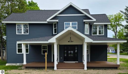 302 W Dresden Street, Kalkaska, Michigan 49646, USA