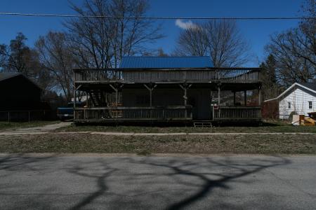 321 N Line Street, Chesaning, Michigan 48616, USA
