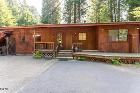 12141 Pinewood Road, Mendocino, California 95460