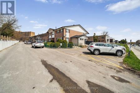 61 ARDGLEN DRIVE, Brampton (brampton East), Ontario L6W 1V1, Canada