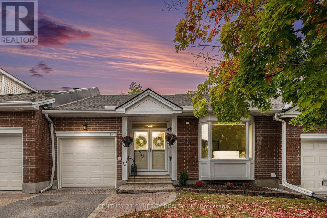 44 INNESBROOK COURT, Ottawa, 온타리오주 K2S 1C7, 캐나다