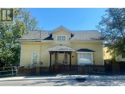 1205 GREEN AVENUE, Trail, British Columbia V1R 4J9, Canada