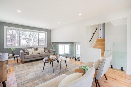 118  Rue Caruso, Dollard-Des Ormeaux, Quebec H9A 1L9, Canadá