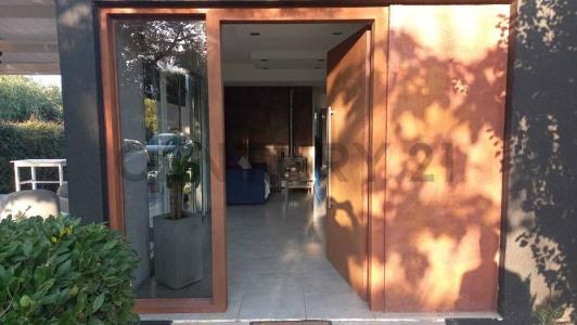 JUAN AGUSTIN MAZA , Maipú, Mendoza 00001, Argentina
