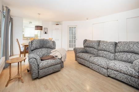 7141  Rue St-Zotique E., Montréal (Anjou), Quebec H1M 3S7, Canada