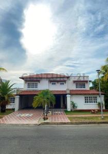 Av. Octavio Camejo LAS VILLAS, Lechería, Anzoategui 00001, Venezuela