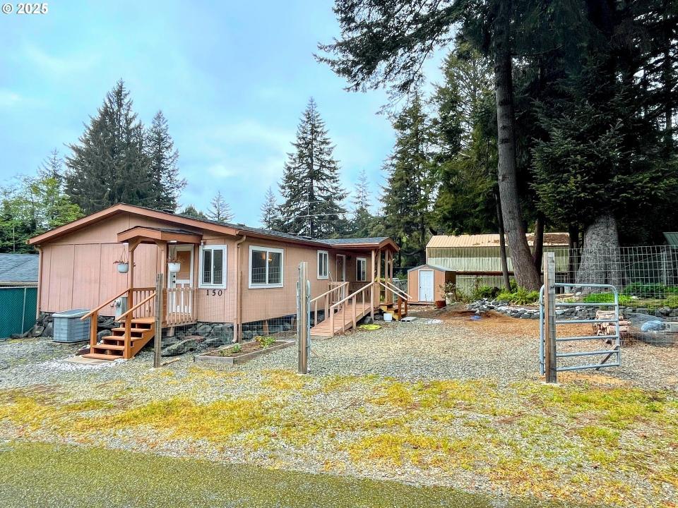 150 WOODGLEN St, PortOrford, Oregon 97465, USA