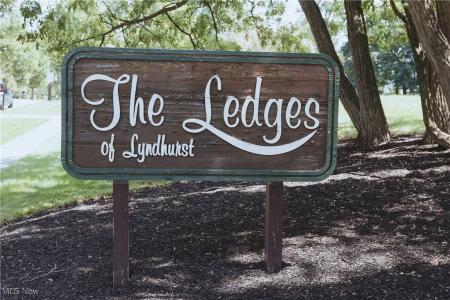 5106 Abigail Drive, Lyndhurst, Ohio 44124, Stati Uniti