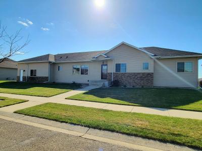 521 W Palmer Circle, Aberdeen, SD 57401, USA