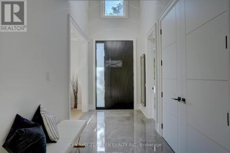 49 GRANTBROOK STREET, Toronto (newtonbrook West), Ontario M2R 2E8, Canadá