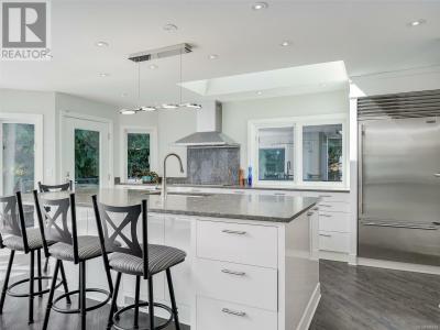 3977 LEXINGTON AVENUE, Saanich, Britisch-Kolumbien V8N 3Z5, Kanada
