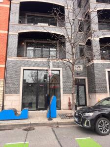 1650 W. Belmont Ave Unit 1W, Chicago, Illinois 60657, USA