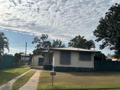 8 Laver Street, Moranbah, QLD 4744, Austrália