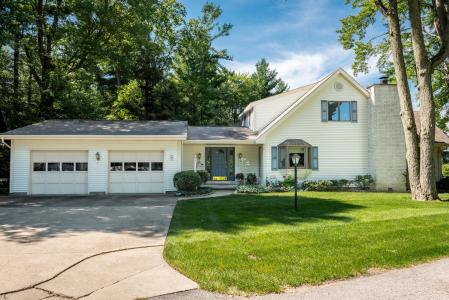 33 Ferro, Sanford, Michigan 48657, USA
