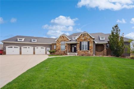 2492 55th Street, Vinton, Iowa 52349, USA