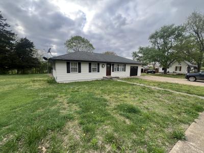 603 Oak St, Stover, Missouri 65078, USA