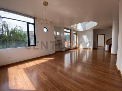 Urbanización Bromelias, pasaje Dolomitas, Edificio Dolomitas, Departamento 4 s/n, Quito, Pichincha 00001, 厄瓜多爾