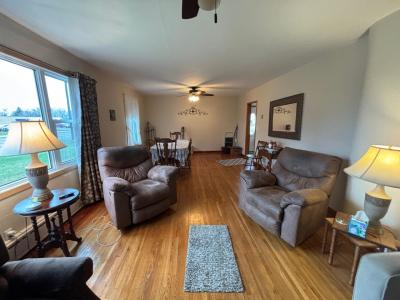 402 Brewster St E, Harvey, North Dakota 58341