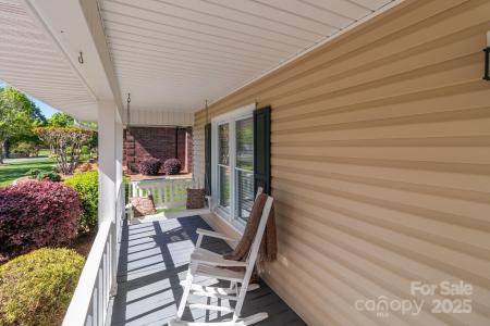 806 Mcgregor Drive NE, Concord, North Carolina 28025, USA
