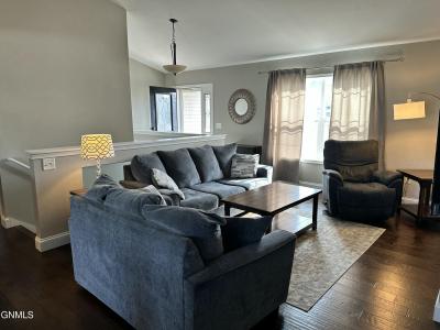 2418 Prairie Oak Drive, Dickinson, Dakota Do Norte 58601, Estados Unidos