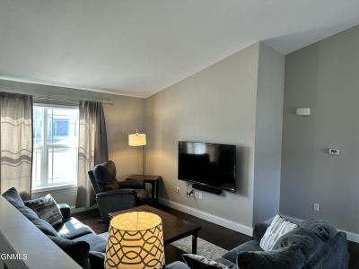 2418 Prairie Oak Drive, Dickinson, Dakota Do Norte 58601, Estados Unidos