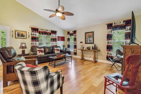 211 Stoneybrooke Rd, Burnside, 肯塔基州 42519, 美國
