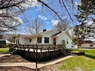 707 Driftwood Street, Correctionville, Iowa 51016