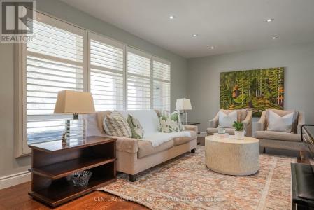 411 CANTERBURY CRESCENT, Oakville (fd Ford), Ontario L6J 5K8, Canada