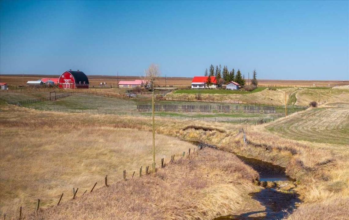 204050 RR 245, Rural Vulcan County, Alberta T0L 1P0, Canada