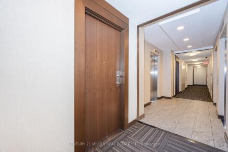 181 VILLAGE GREEN SQUARE, Toronto, Ontario M1S 0K6, Canada