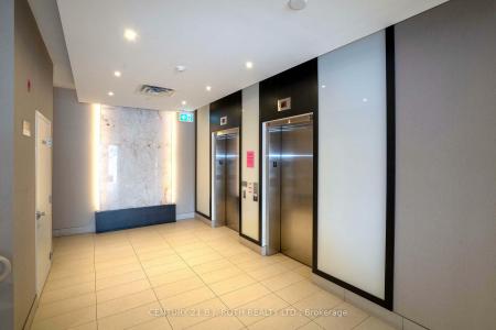 15277 YONGE STREET S, Aurora, Ontario L4G 1Y3, Canada