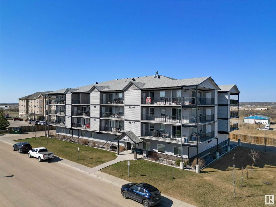 4002 47 STREET, Drayton Valley, Alberta T7A 0A2, Canada