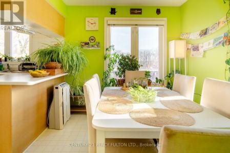6A LEASIDE PARK DRIVE, Toronto (leaside), オンタリオ M4H 1R3, カナダ