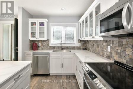 545 OXBOW CRESCENT, Collingwood, Ontario L9Y 5B4, Canada