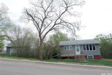 2007 1ST STREET S, Rockglen, Saskatchewan S0H 3R0, Canada