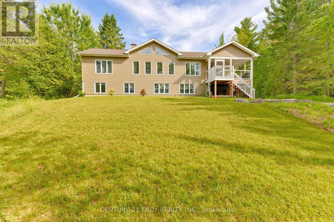 91 MUSKIE LANE, North Algona Wilberforce, Ontario K0J 1X0, CANADÁ