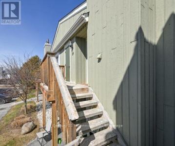 17 DAWSON DRIVE, Collingwood, Ontario L9Y 5B4, Canada