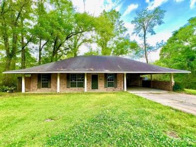10335 Greenwell Springs, Baton Rouge, Louisiana 70814, USA