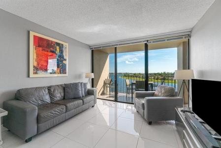 1830 Embassy Drive 613, West Palm Beach, Floryda 33401, USA