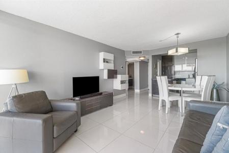 1830 Embassy Drive 613, West Palm Beach, Floryda 33401, USA
