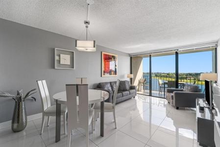 1830 Embassy Drive 613, West Palm Beach, Floryda 33401, USA