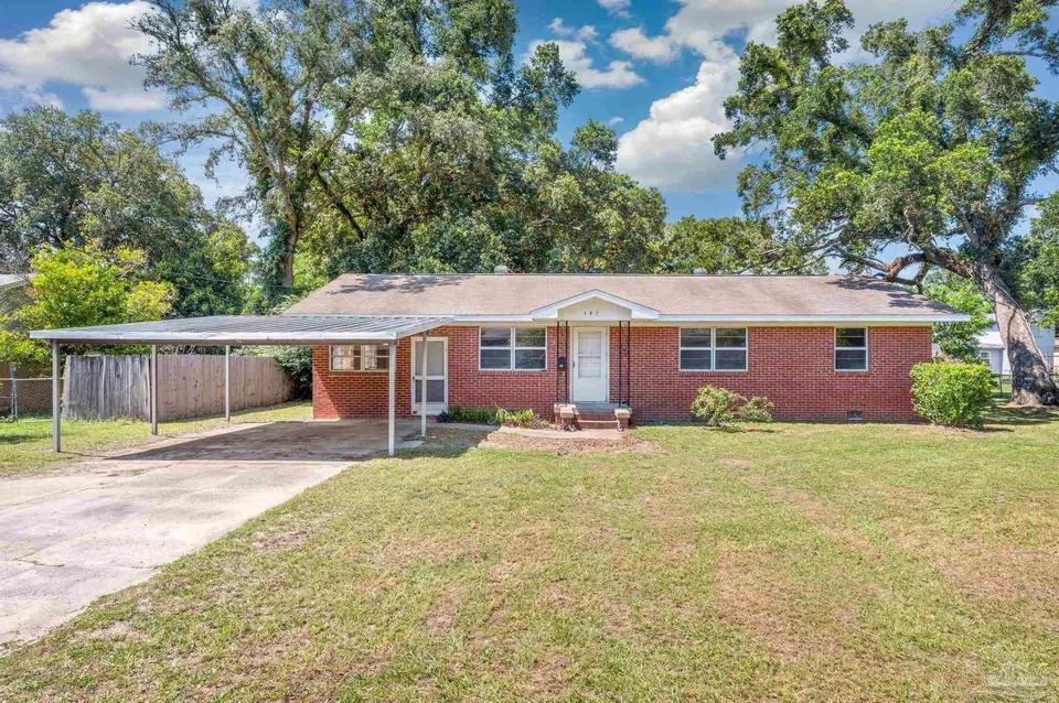 182 Seminole Trl, Pensacola, Florida 32506