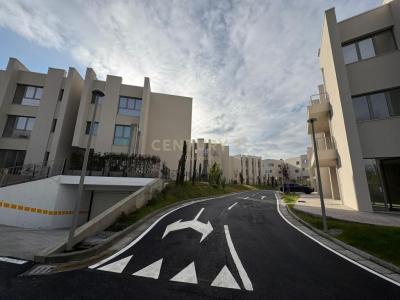 Liqeni i Thatë, Tirana, Albania