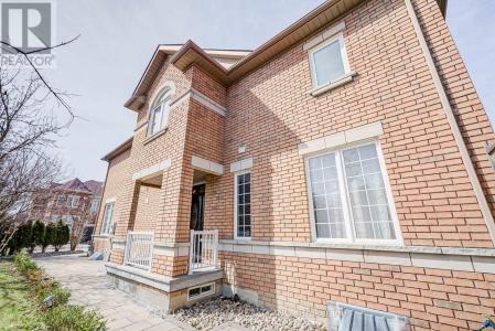 8 TOWNWOOD DRIVE, Richmond Hill (jefferson), Ontario L4E 4Y3, Canada