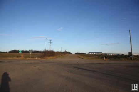 TWP 582 SECONDARY HIWAY #829, Rural Thorhild County, Alberta T0A 2V0, Canada