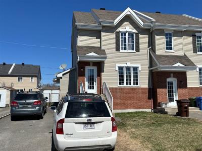 74-74A  Rue Blériot, Lachute, Quebec J8H 0L3, Kanada