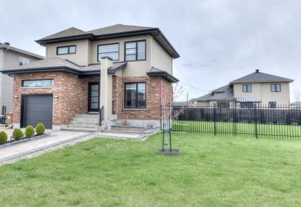 314  Rue Sylvain-Lelièvre, Vaudreuil-Dorion, Quebec J7V 0C5, Kanada