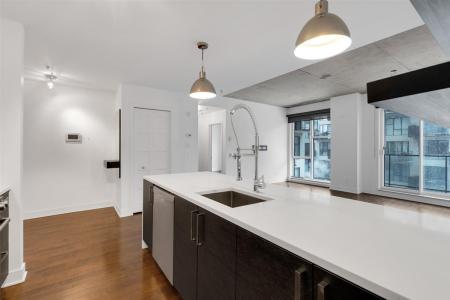 377 Rue des Seigneurs, Montréal (Le Sud-Ouest), Quebec H3J 0A9, Canada