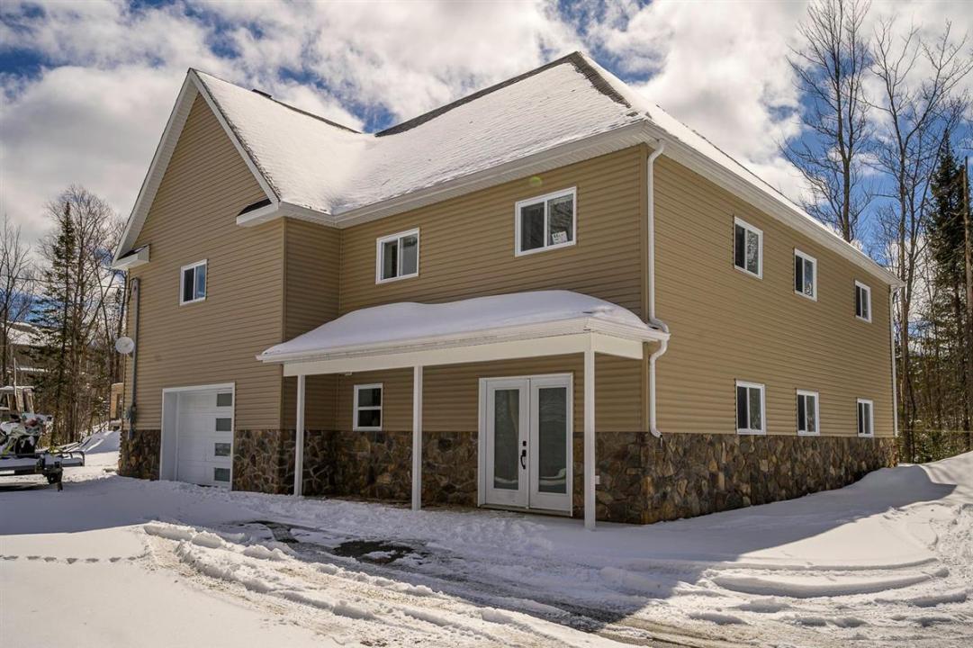 23 Rue Couillard, Saint-Hippolyte, Québec J8A 2P9, Canada