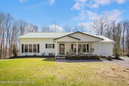 828 Lake Henry Road, Lake Ariel, Pennsylvania 18436, USA